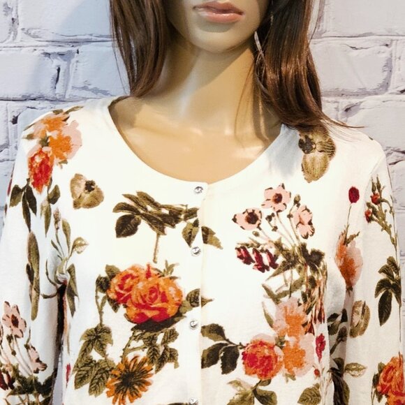 PREMISE, White cardigan with beautiful Fall floral print - Picture 6 of 10